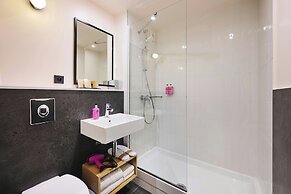 Moxy Paris Bastille France