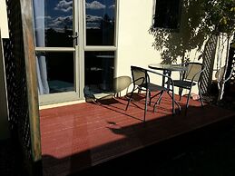 New Castle Motor Lodge