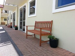 New Castle Motor Lodge