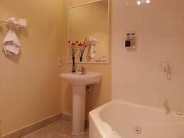 New Castle Motor Lodge