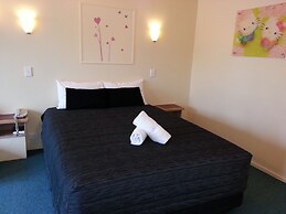 New Castle Motor Lodge