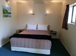 New Castle Motor Lodge