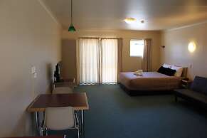 New Castle Motor Lodge