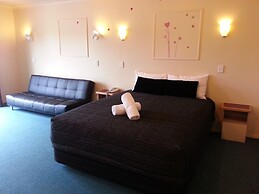 New Castle Motor Lodge