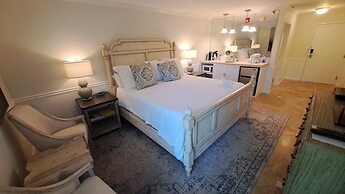 Saint Simons Inn by the Lighthouse