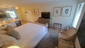 Saint Simons Inn by the Lighthouse