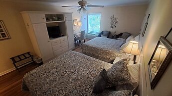 Saint Simons Inn by the Lighthouse