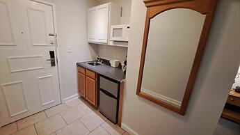 Saint Simons Inn by the Lighthouse