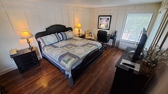 Saint Simons Inn by the Lighthouse