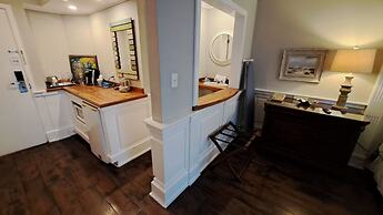 Saint Simons Inn by the Lighthouse