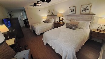 Saint Simons Inn by the Lighthouse