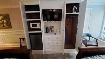 Saint Simons Inn by the Lighthouse