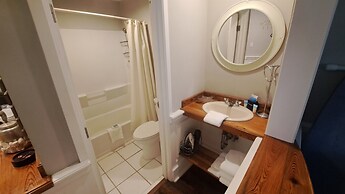 Saint Simons Inn by the Lighthouse