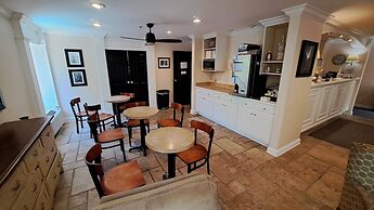 Saint Simons Inn by the Lighthouse