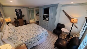 Saint Simons Inn by the Lighthouse