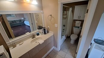 Saint Simons Inn by the Lighthouse