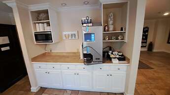 Saint Simons Inn by the Lighthouse