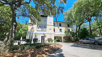 Saint Simons Inn by the Lighthouse