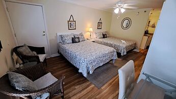 Saint Simons Inn by the Lighthouse