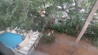 Saint Simons Inn by the Lighthouse