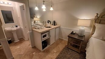 Saint Simons Inn by the Lighthouse