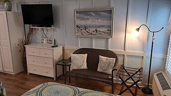 Saint Simons Inn by the Lighthouse