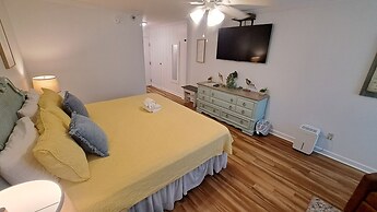 Saint Simons Inn by the Lighthouse