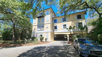 Saint Simons Inn by the Lighthouse