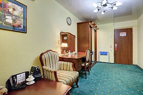 Yuzhniy Hotel