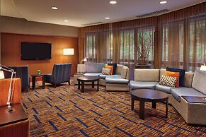 Courtyard by Marriott Kansas City Shawnee