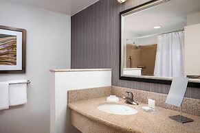 Courtyard by Marriott Kansas City Shawnee