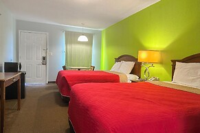 OYO Hickory House Inn