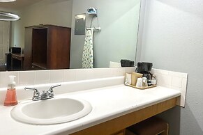 OYO Hickory House Inn