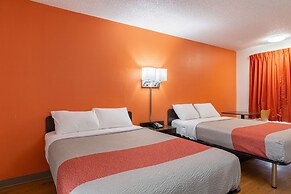 Motel 6 Bryan, TX - University Area