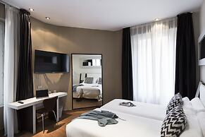 Petit Palace Triball