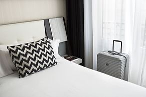 Petit Palace Triball