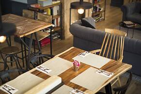 Petit Palace Triball