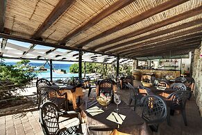 COLONNA GRAND HOTEL CAPO TESTA, a Colonna Luxury Beach Hotel, Santa Te