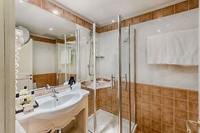 COLONNA GRAND HOTEL CAPO TESTA, a Colonna Luxury Beach Hotel, Santa Te