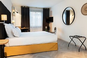 Chromatics Hotel & Restaurant The Hill Club by happyculture
