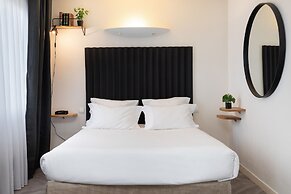 Chromatics Hotel & Restaurant The Hill Club by happyculture