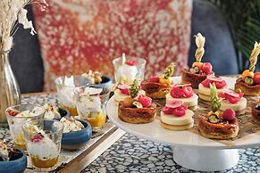 Chromatics Hotel & Restaurant The Hill Club by happyculture