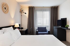 Chromatics Hotel & Restaurant The Hill Club by happyculture