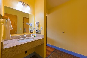 Coastal Inn by OYO Lincoln City - Oregon Coast Hwy