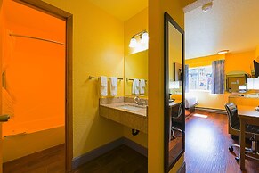 Coastal Inn by OYO Lincoln City - Oregon Coast Hwy