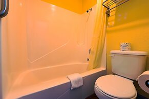 Coastal Inn by OYO Lincoln City - Oregon Coast Hwy