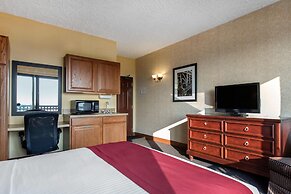 Shoreline Inn & Conference Center, an Ascend Collection Hotel