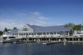 Shoreline Inn & Conference Center, Ascend Hotel Collection