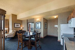 Shoreline Inn & Conference Center, Ascend Hotel Collection