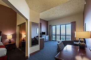 Shoreline Inn & Conference Center, an Ascend Collection Hotel